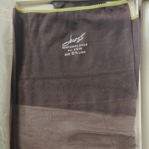 Hanes Sheer Stockings in Barely Black and Nude NEW